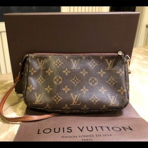 Louis Vuitton Monogram Pochette